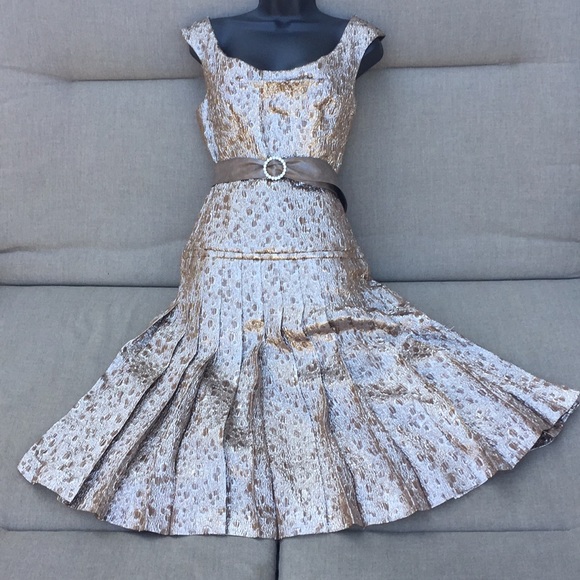 Carolina Herrera Dresses & Skirts - Carolina Herrera brocade dress(10)